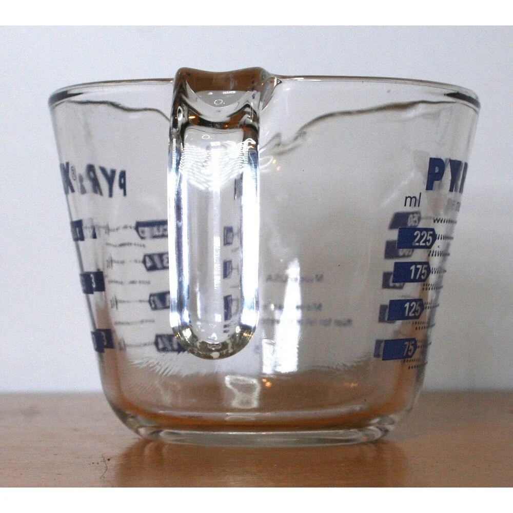 Vintage Pyrex 508 Measuring Cup • 1 Cup 8 oz Blue Text Open Handle • Made in USA